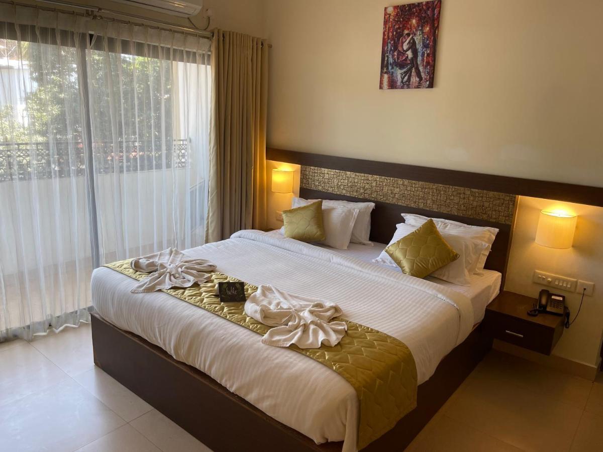Hotel Yamuna Adur Bagian luar foto