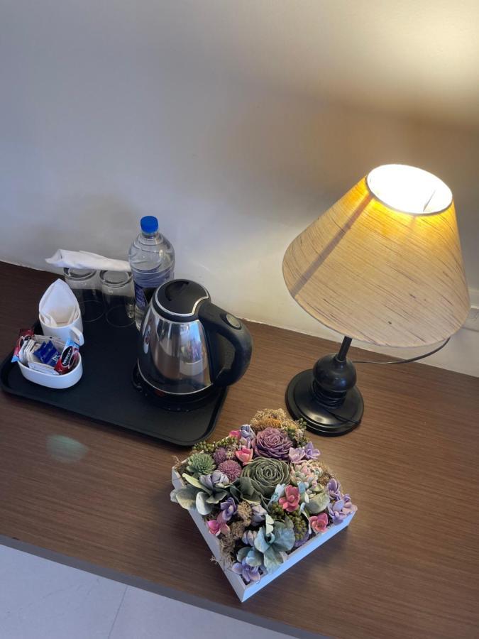 Hotel Yamuna Adur Bagian luar foto