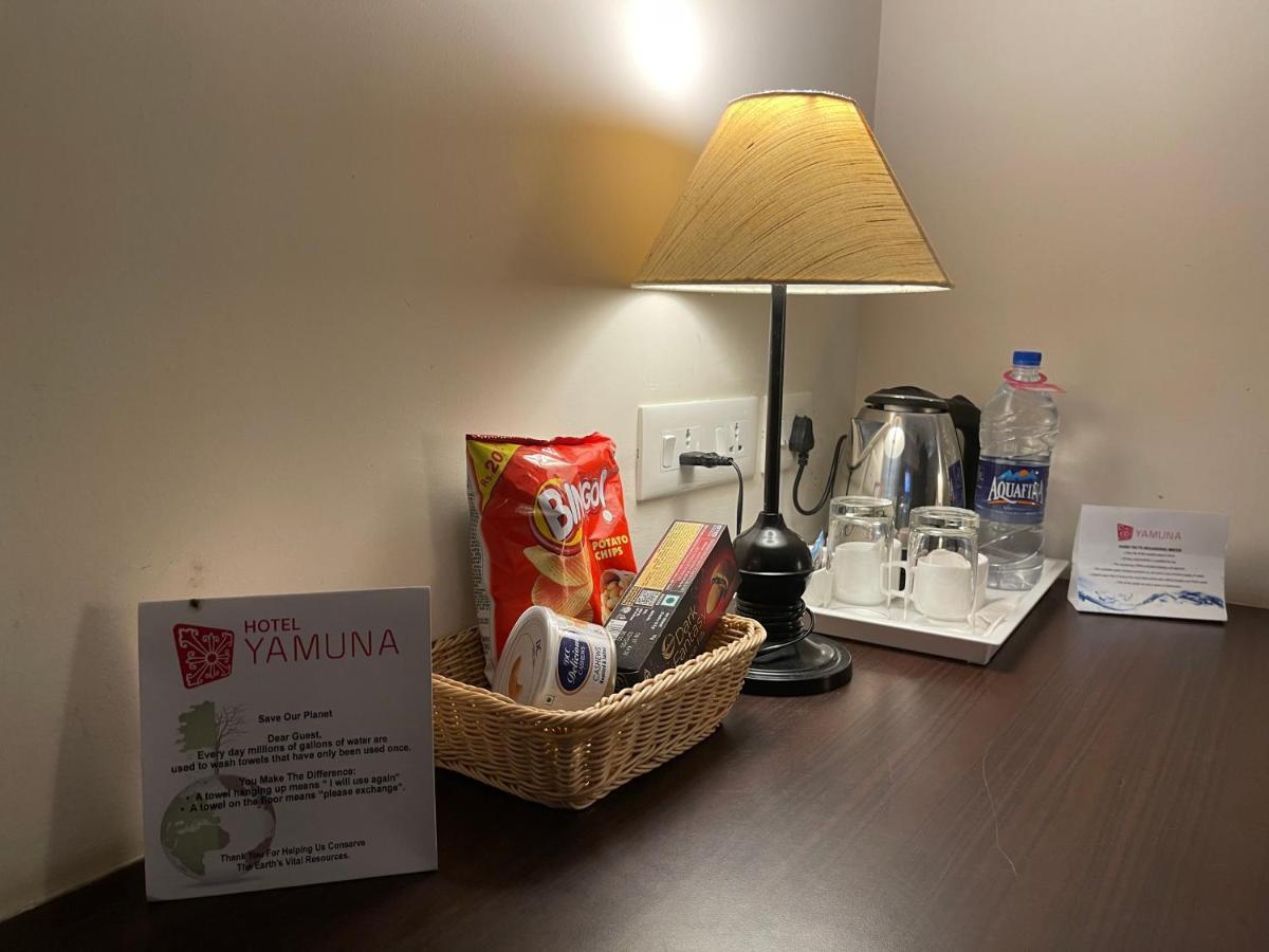 Hotel Yamuna Adur Bagian luar foto