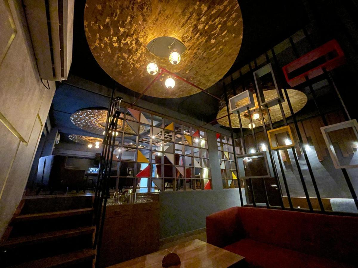 Hotel Yamuna Adur Bagian luar foto